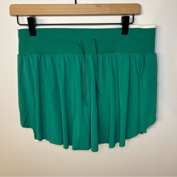 *Worn Once* All In Motion Green 2 Piece Set, Small Tank, Medium Skort - Picture 9 of 16